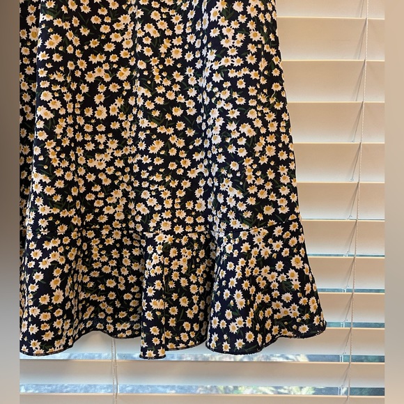 SHEIN Sunflower Dress - Picture 3 of 7